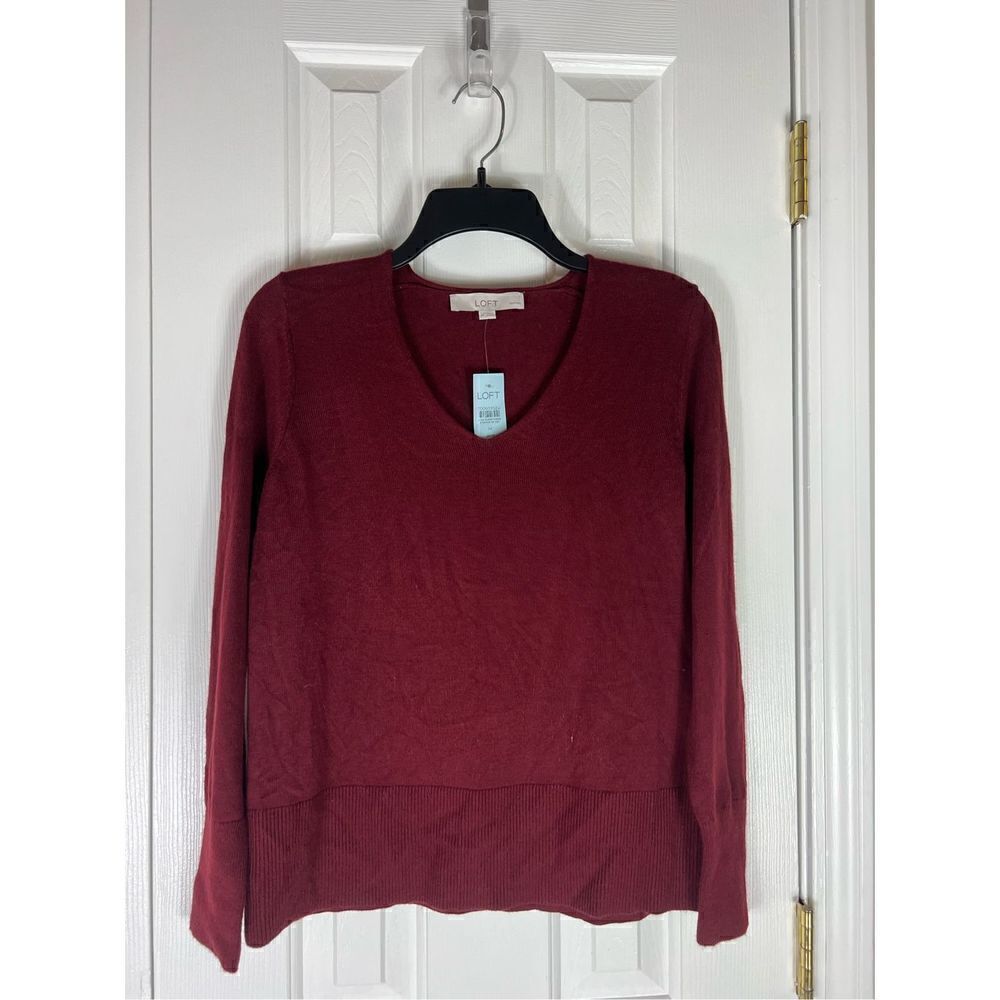 NWT Loft Womens Burgundy Sweater Size M Petite